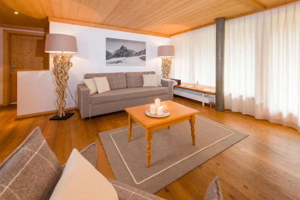 Wohnen : 2.5 Zimmer Ferienwohnung in Zermatt bei der Talstation