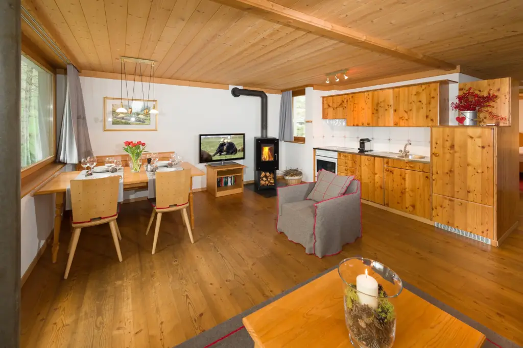 Cuisine / salle à manger : Appartement de vacances de 2.5 pièces à Zermatt près de la station de la vallée