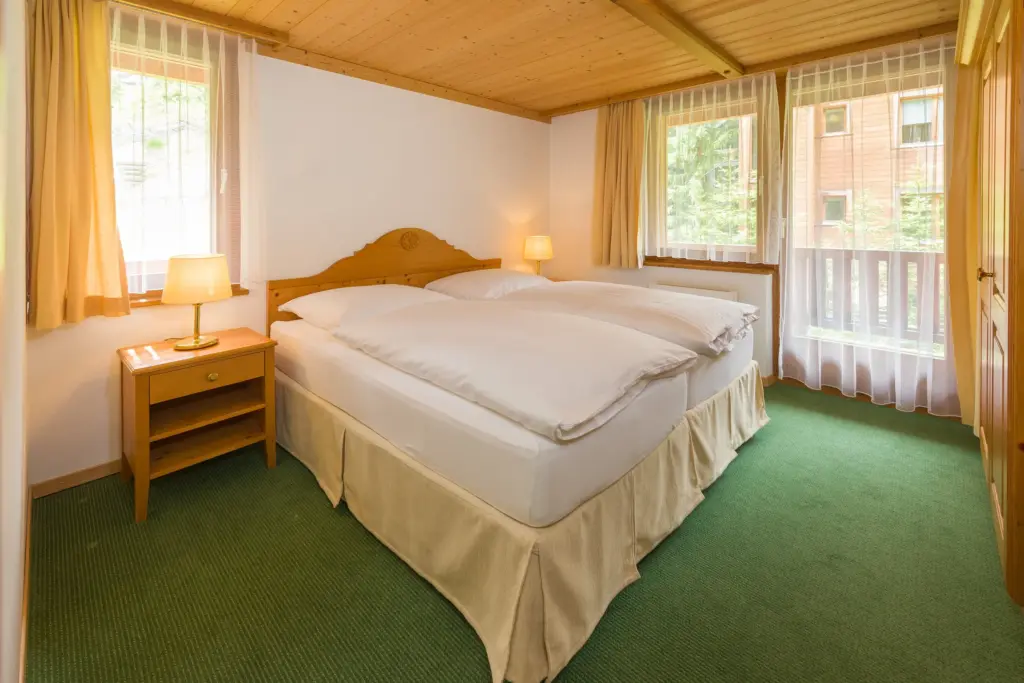 Schlafzimmer : 3.5 Zimmer Ferienwohnung in Zermatt bei der Talstation